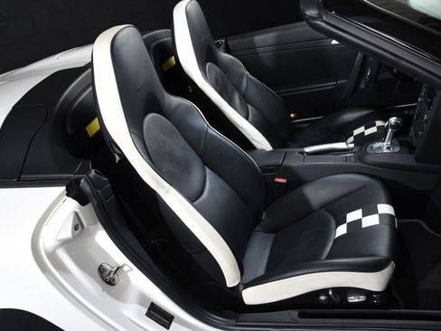 Used 2011 Porsche 911 Speedster RWD image 5