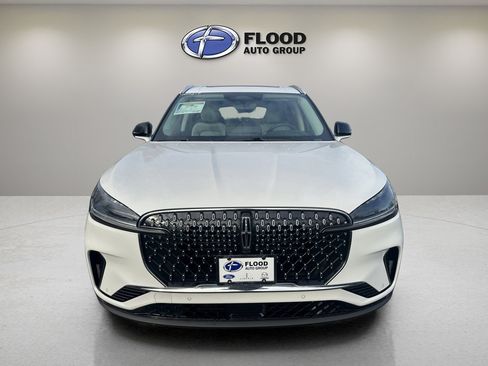 New 2026 Lincoln Aviator AWD image 2