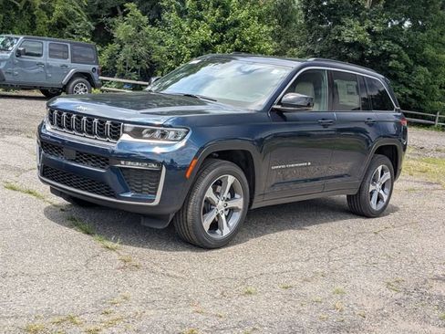 New 2026 Jeep Grand Cherokee Limited AWD/4WD image 7