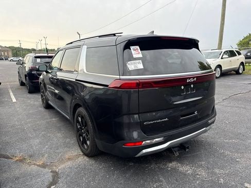 Used 2022 Kia Carnival SX Prestige FWD image 3