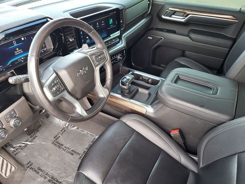 Used 2022 Chevrolet Silverado 1500 LT Trail Boss w/ LT Trail Boss Premium Package image 2