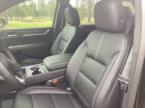 New 2026 GMC Acadia Elevation w/ Elevation Premium Package FWD image 13