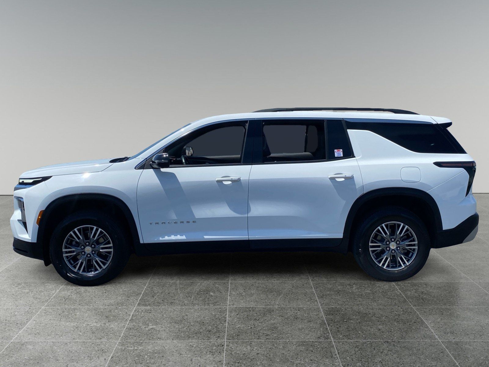 Used 2024 Chevrolet Traverse LT AWD/4WD image 2
