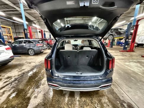 Certified 2023 Kia Sorento EX image 22