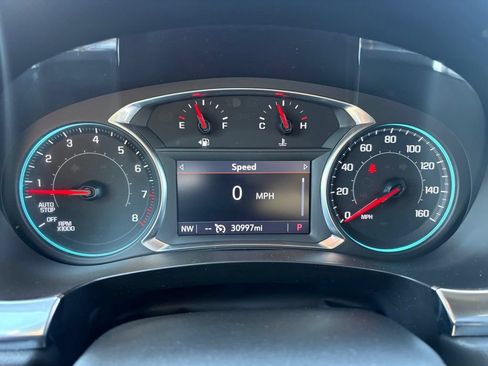 Used 2023 Chevrolet Traverse LT FWD image 21