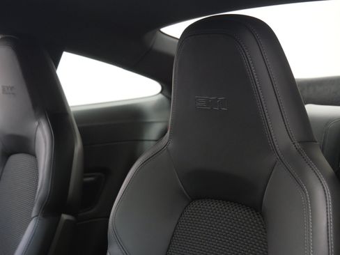 Used 2024 Porsche 911 Carrera image 17