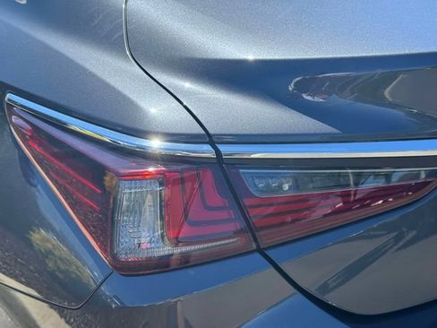 Certified 2024 Lexus ES 350 w/ Premium Package FWD image 14