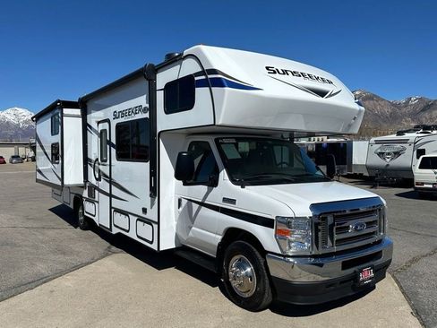Used 2022 Ford E-450 and Econoline 450 Super Duty w/ Motorhome Prep Package image 2