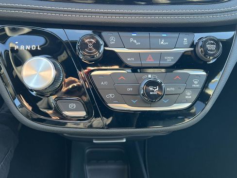 New 2026 Chrysler Pacifica Select image 28