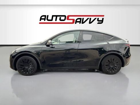 Used 2024 Tesla Model Y Long Range AWD/4WD image 4