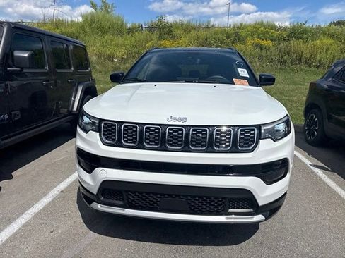 Used 2025 Jeep Compass Limited w/ Elite Group AWD/4WD image 5