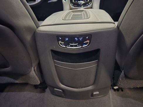Used 2019 Cadillac Escalade Luxury AWD/4WD image 37