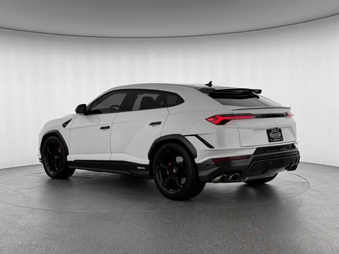 Used 2024 Lamborghini Urus Performante image 3