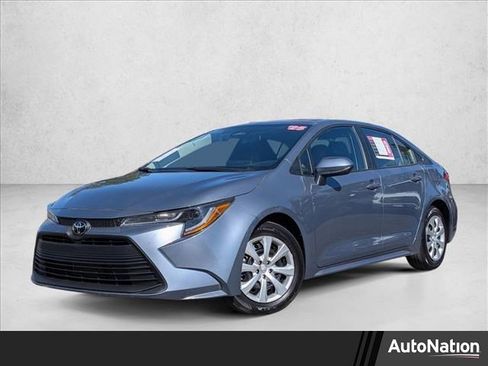 Used 2025 Toyota Corolla LE image 1