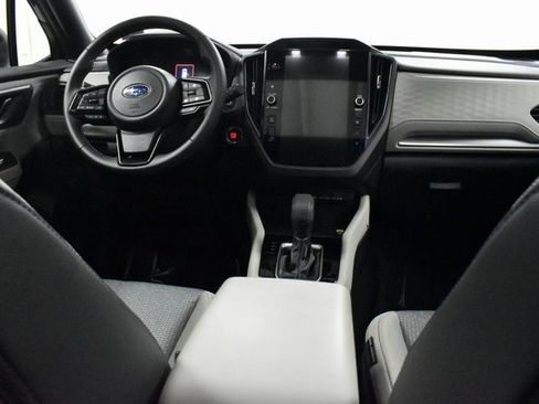 Used 2025 Subaru Forester Premium image 18