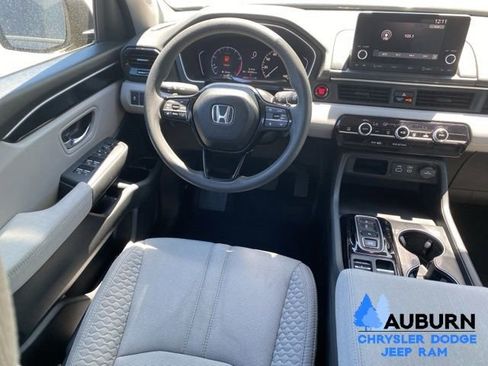 Used 2023 Honda Pilot LX image 29