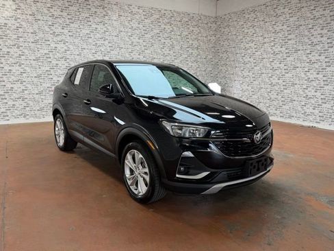 Used 2022 Buick Encore GX Preferred w/ Cold Weather Comfort Package FWD image 1