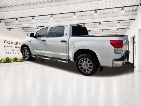 Used 2012 Toyota Tundra 4x4 CrewMax w/ SR5 Pkg image 9