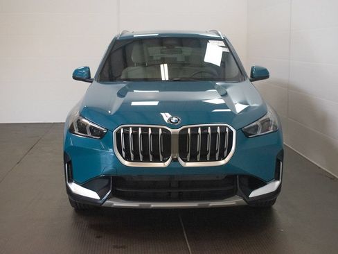 Used 2025 BMW X1 xDrive28i AWD/4WD image 2