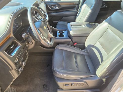 Used 2023 Chevrolet Suburban Premier image 13