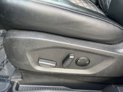 Used 2024 Ford Edge Titanium image 17