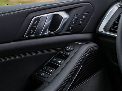 New 2026 BMW X5 M60i image 13