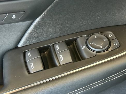 Used 2023 Buick Envision Avenir AWD/4WD image 11