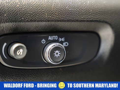 Used 2023 Chevrolet Traverse LT w/ LT Premium Package AWD/4WD image 46
