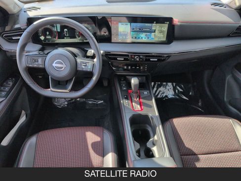 Used 2025 Nissan Kicks SR image 13