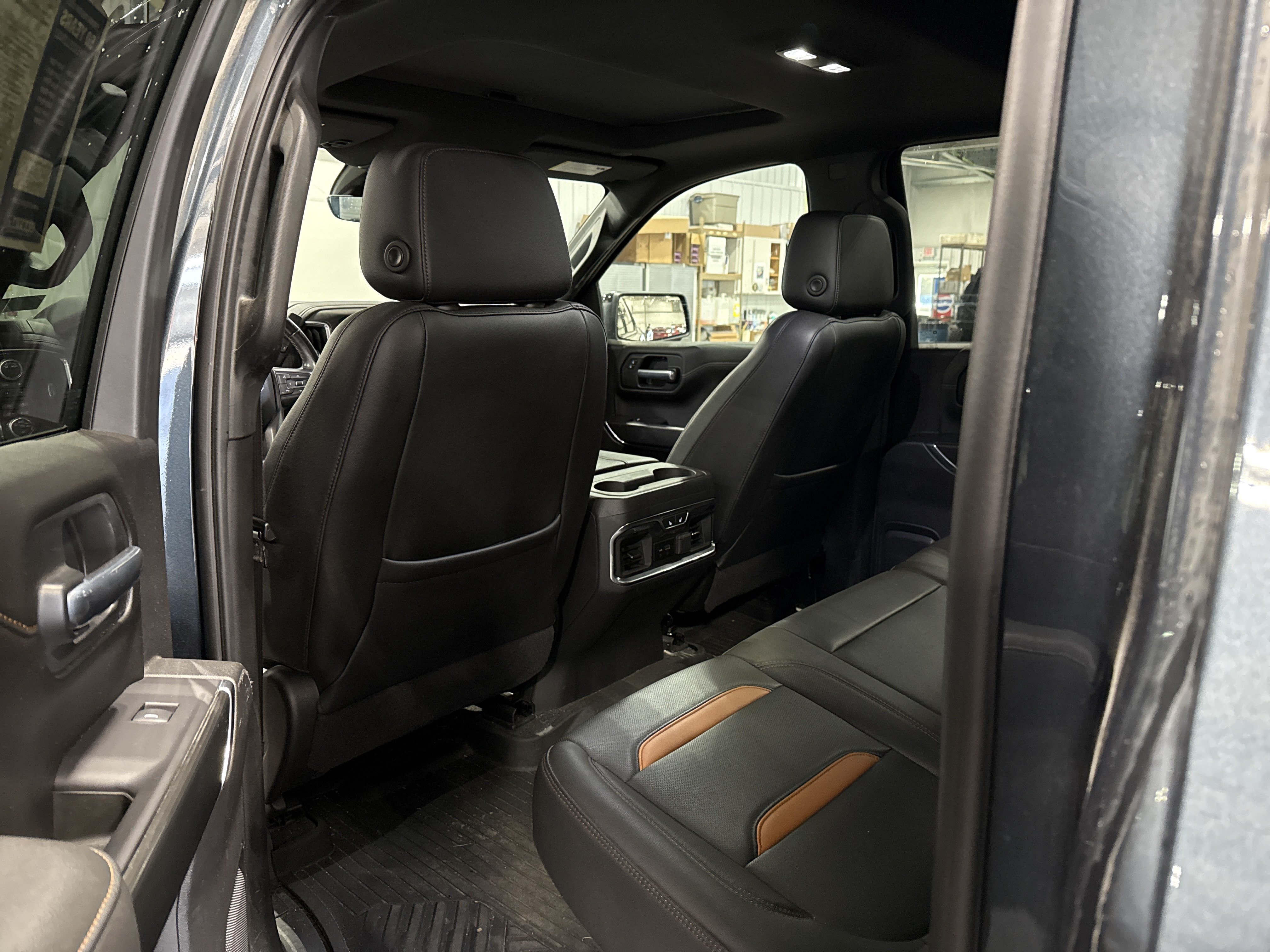 Used 2021 GMC Sierra 1500 AT4 w/ AT4 Premium Package AWD/4WD image 8