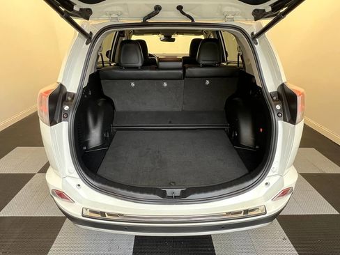 Used 2016 Toyota RAV4 Limited image 29