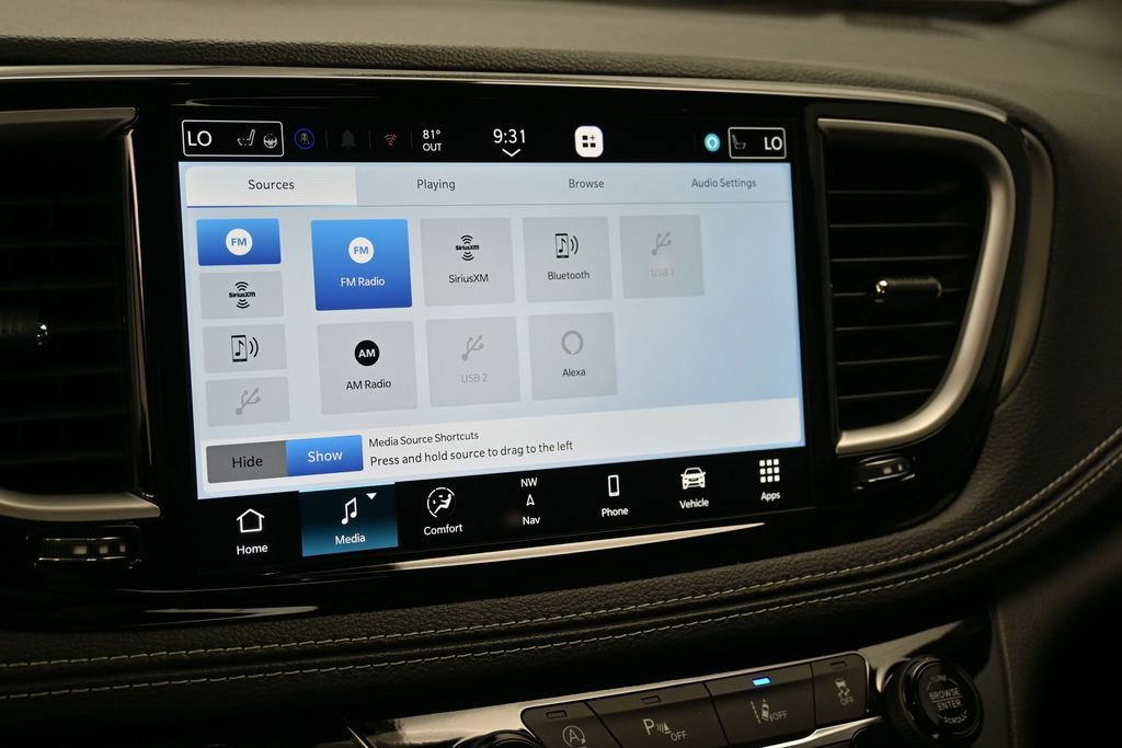 New 2027 Chrysler Pacifica Select w/ Family Tech Group FWD image 21