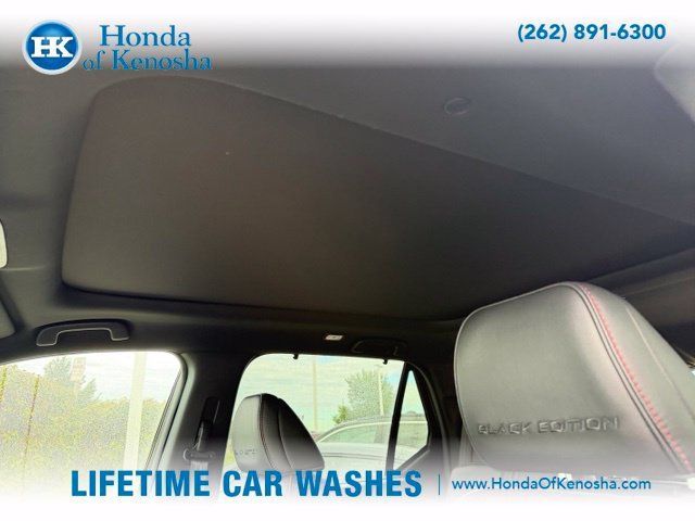 Used 2025 Honda Pilot Black Edition image 7