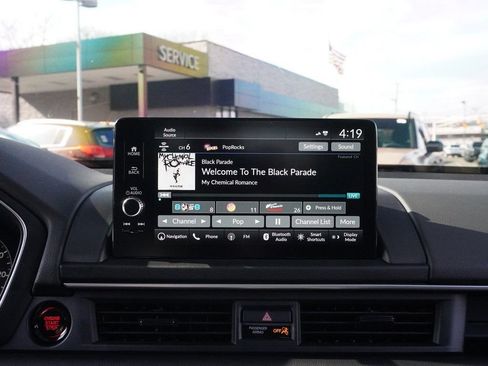 Used 2025 Honda Pilot Touring image 47