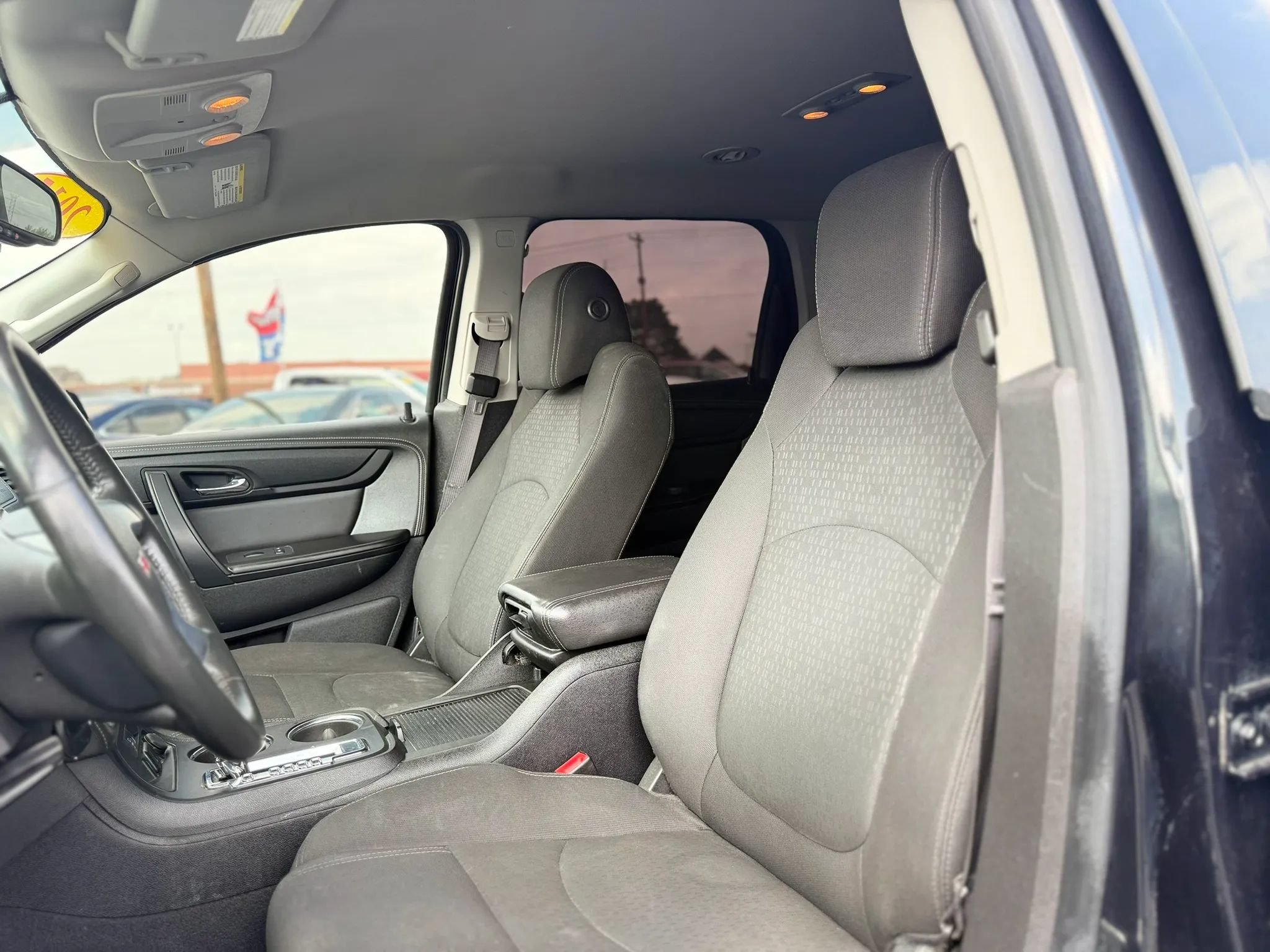 Used 2015 GMC Acadia SLE FWD image 19