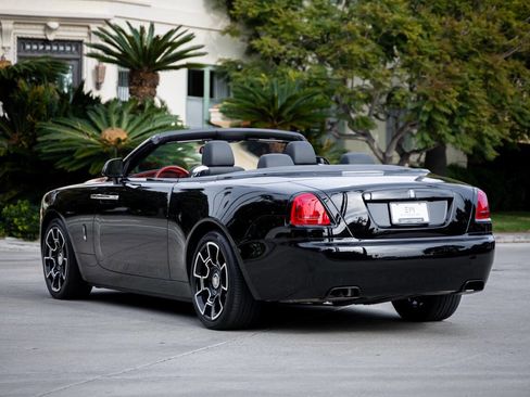 Used 2019 Rolls-Royce Dawn image 41