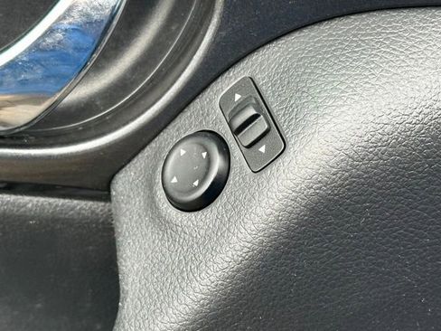 Used 2018 Nissan Rogue S FWD image 24