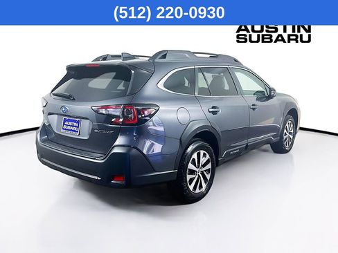 Used 2025 Subaru Outback Premium image 8