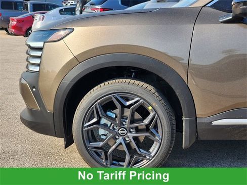 New 2026 Nissan Kicks SR image 7