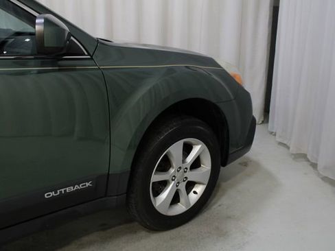 Used 2013 Subaru Outback 2.5i Premium AWD/4WD image 27