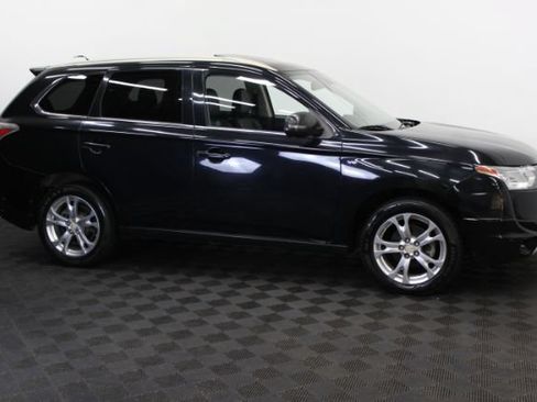 Used 2014 Mitsubishi Outlander GT AWD/4WD image 4