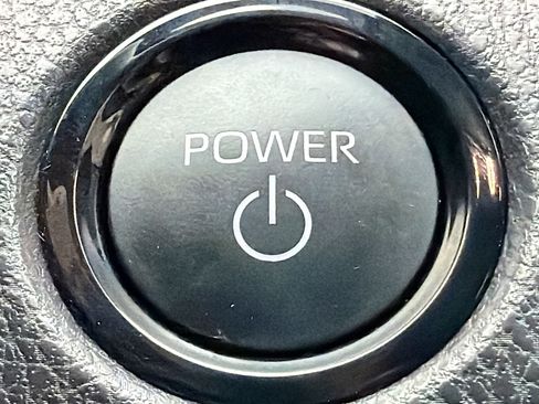 Used 2025 Toyota Camry SE image 34