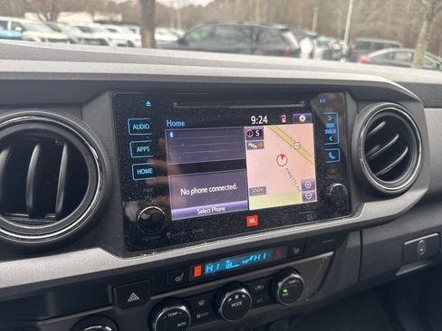 Used 2019 Toyota Tacoma TRD Off-Road image 4