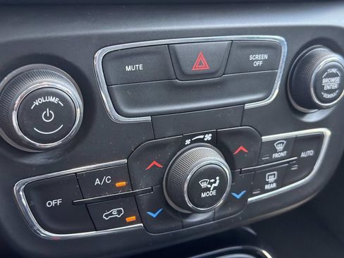 Used 2021 Jeep Compass Latitude FWD image 20