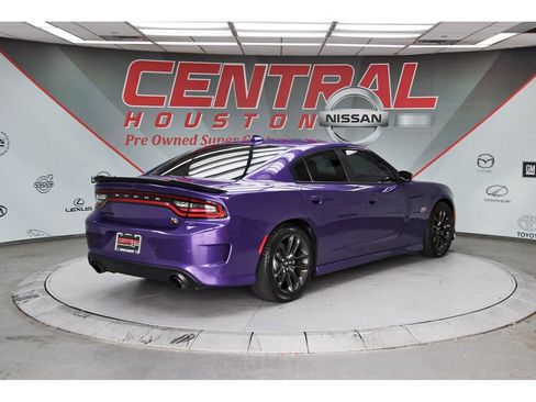 Used 2023 Dodge Charger Scat Pack w/ Harman/Kardon Audio Group RWD image 5