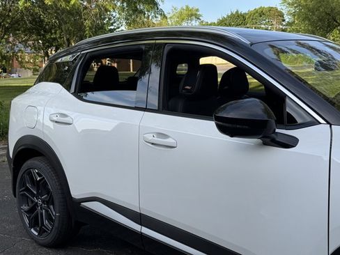 New 2026 Nissan Kicks SR w/ SR Premium Package AWD/4WD image 4