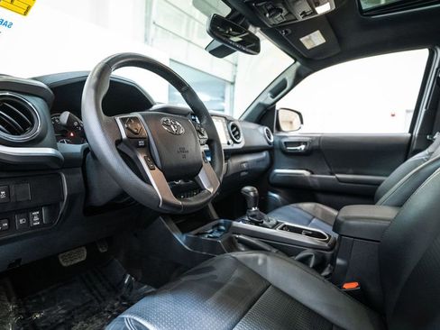 Certified 2023 Toyota Tacoma TRD Off-Road image 13