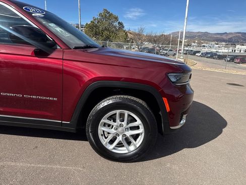 Used 2023 Jeep Grand Cherokee L Laredo image 35