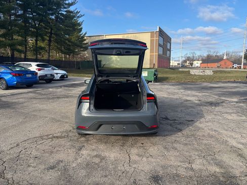 Used 2025 Toyota Prius LE image 29