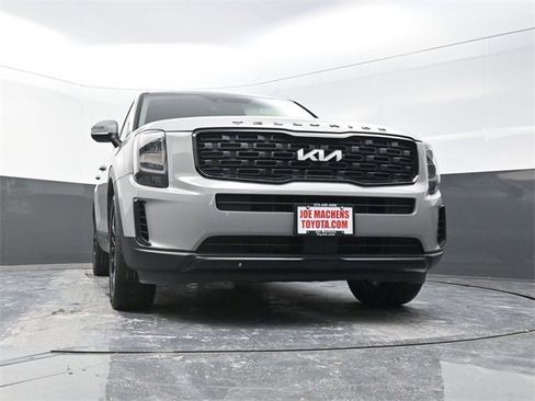 Used 2022 Kia Telluride EX w/ EX Premium Package image 28